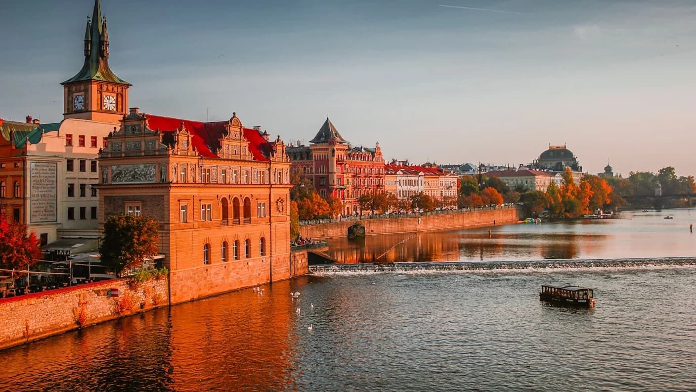 Best eSIM for Czech Republic: Plans, Coverage and Provider Comparison (2026)