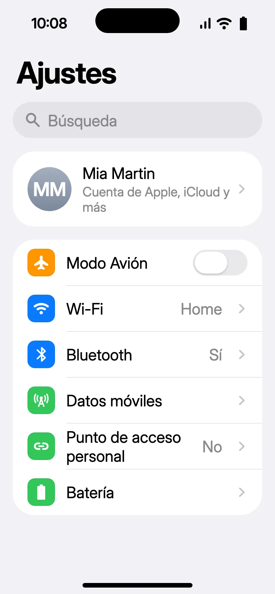 Abre Ajustes (Configuración) y luego Datos móviles (Datos celulares).