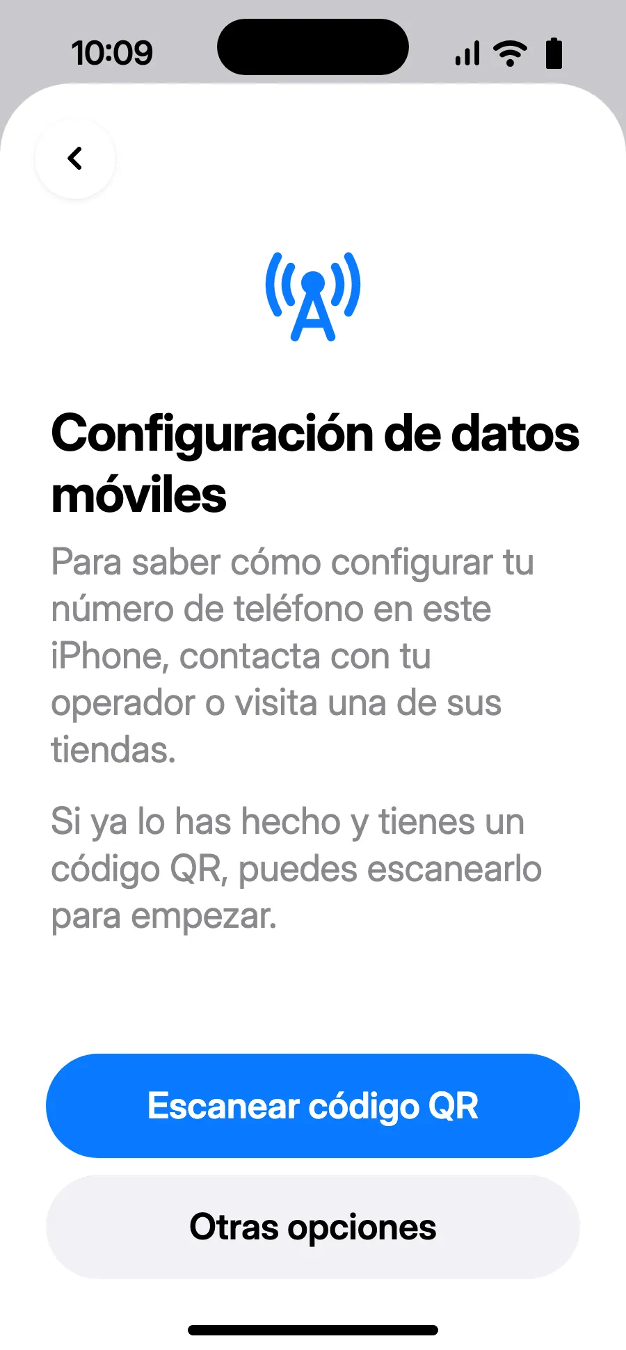 Toca «Escanear código QR» y escanea el código QR que te enviamos por correo después de la compra (también está en tu cuenta).