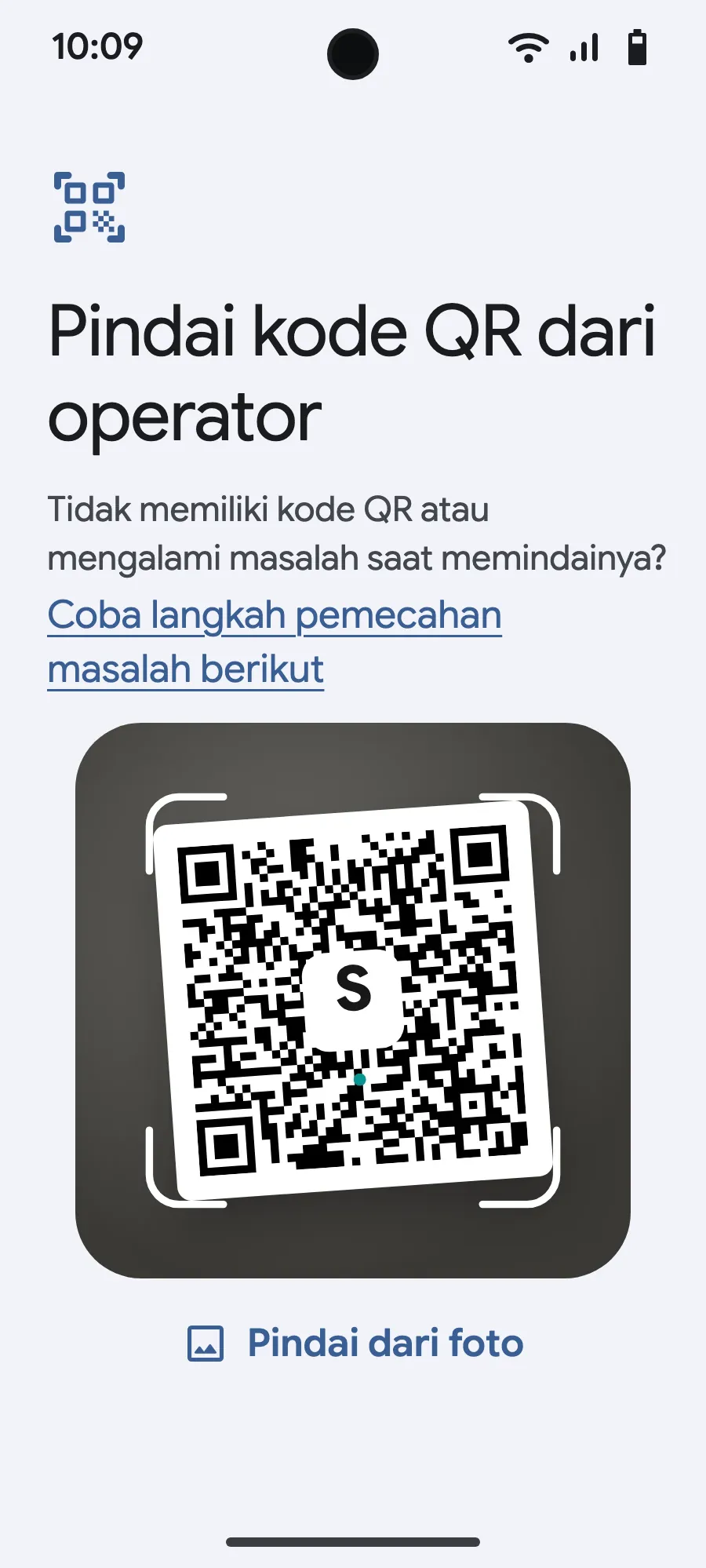 Pindai kode QR yang kami kirimkan lewat email setelah pembelian (kode ini juga ada di akun Anda), lalu konfirmasi.