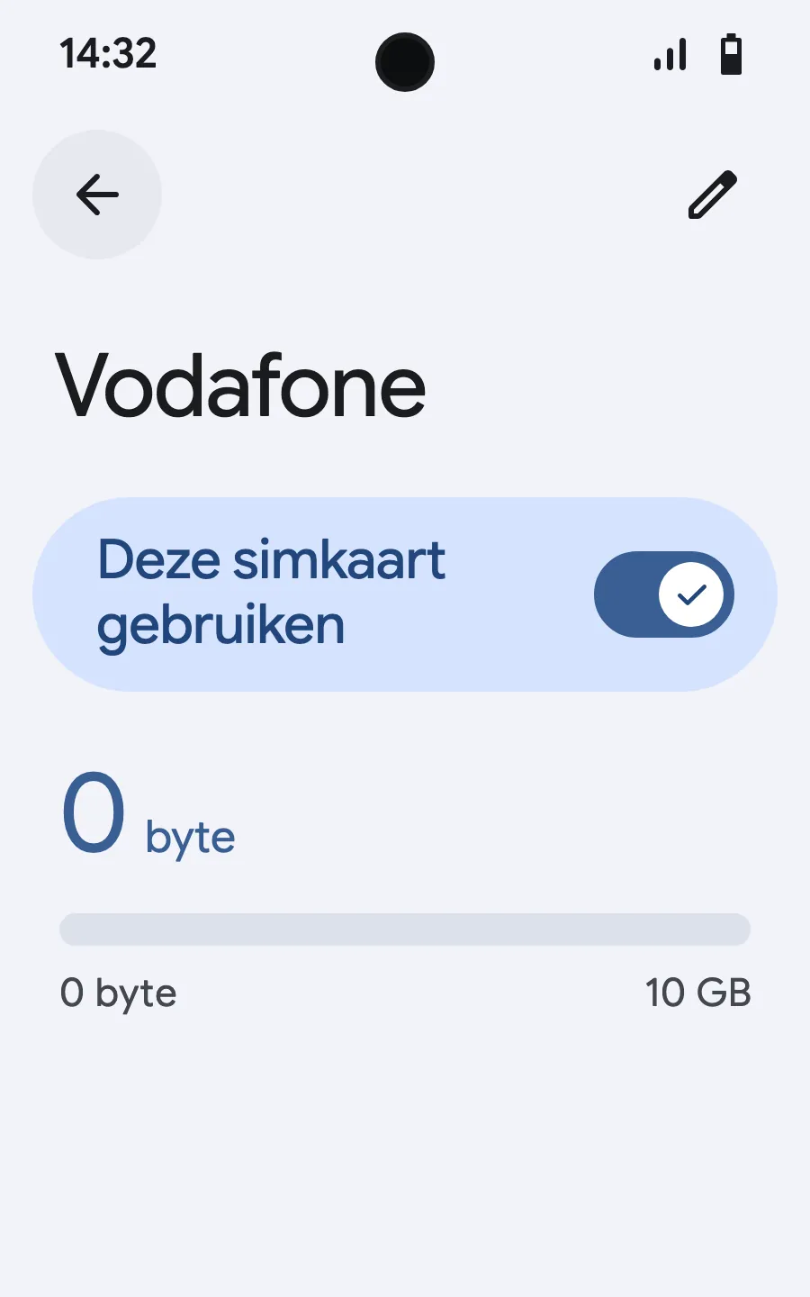 Open na aankomst je nieuwe eSIM (die toont de naam van een lokale of partneraanbieder) en zet ‘Deze simkaart gebruiken’ aan.