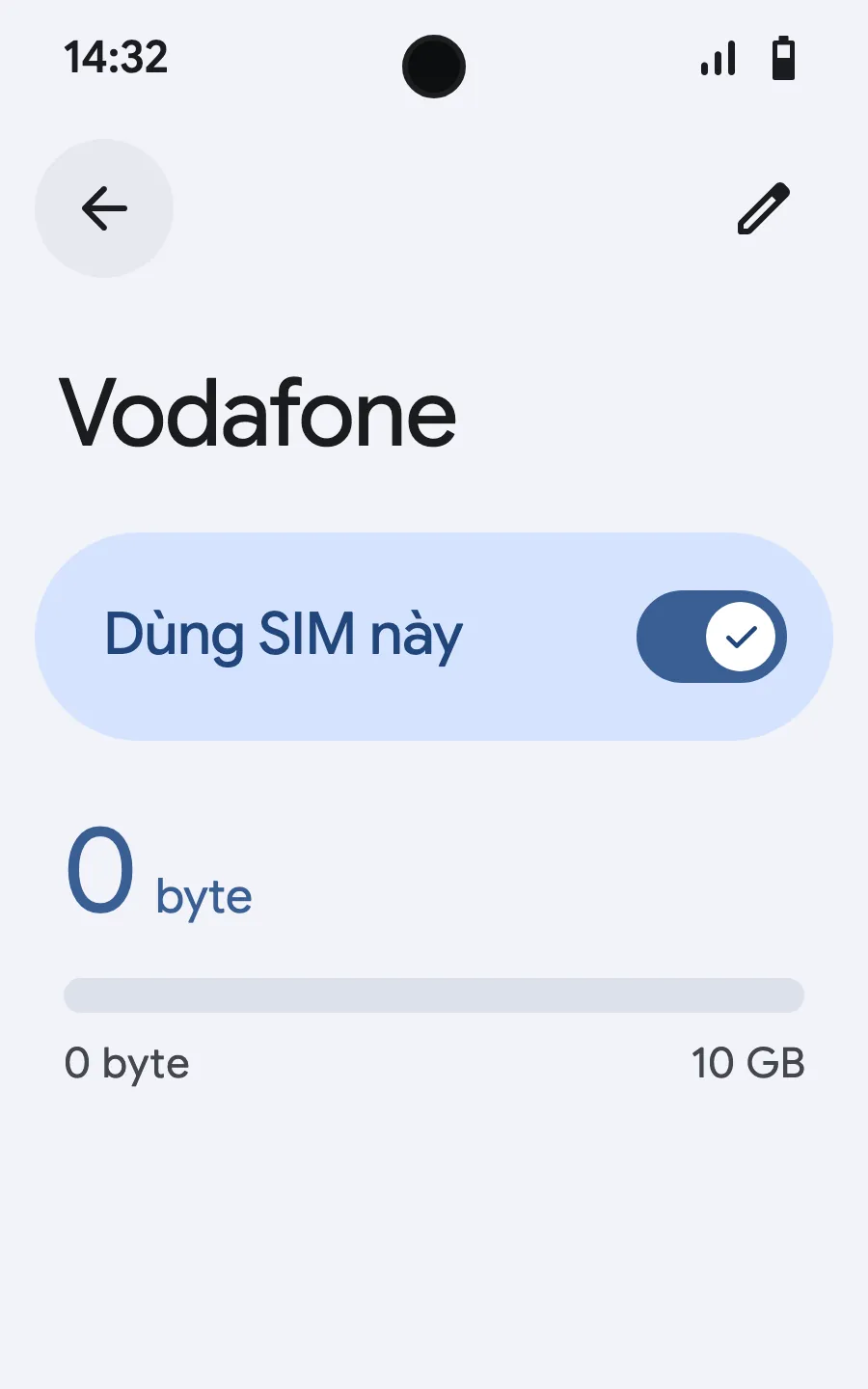 Khi đến nơi, mở eSIM mới (hiển thị tên một nhà mạng địa phương hoặc đối tác) và bật “Dùng SIM này”.