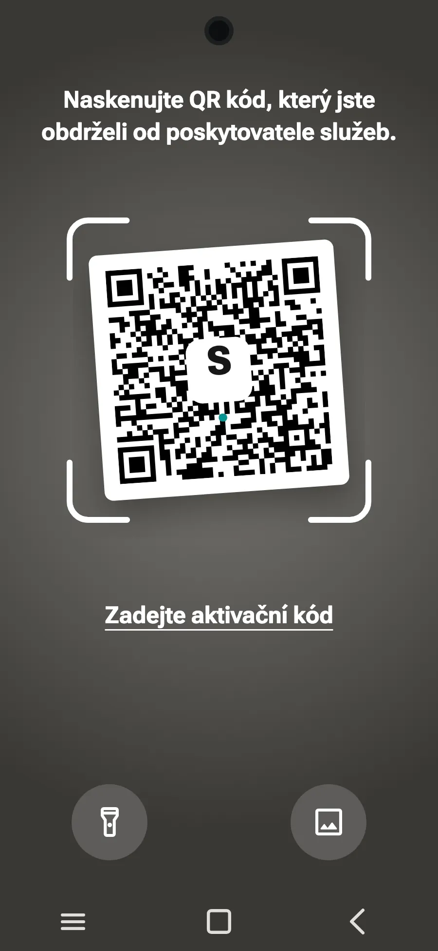 Naskenuj QR kód, který ti po nákupu pošleme e-mailem (najdeš ho i ve svém účtu), a klepni na Přidat.