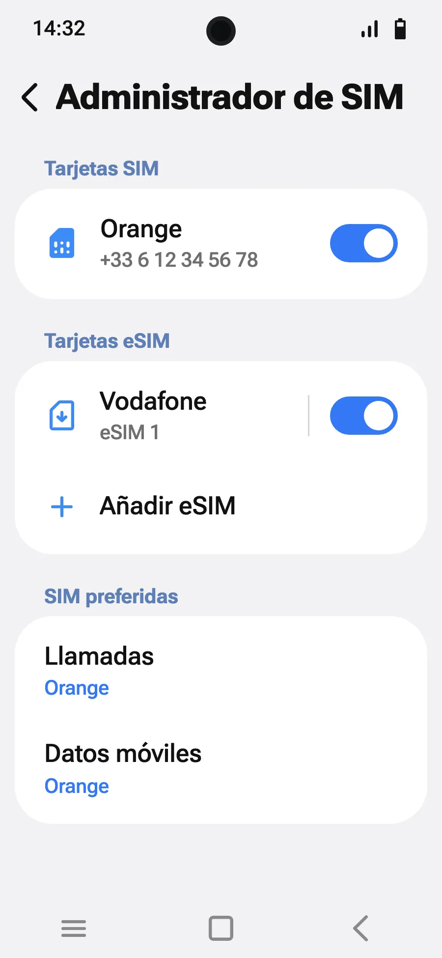 Al llegar, activa tu nueva eSIM en el Administrador de SIM. Muestra el nombre de un operador local o asociado.