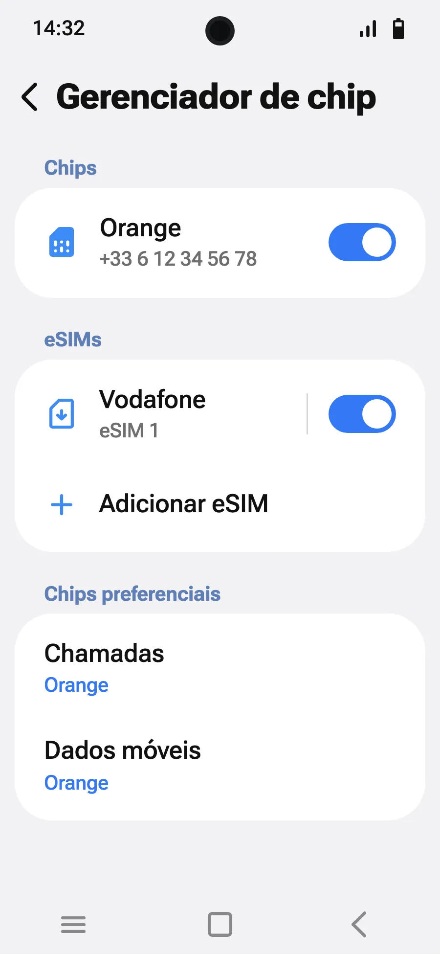 Ao chegar, ative seu novo eSIM no Gerenciador de SIM. Ele tem o nome de uma operadora local ou parceira.
